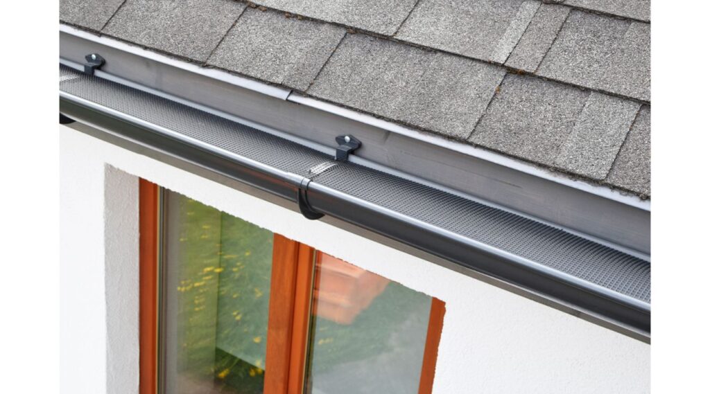 How to clean Mucky gutters