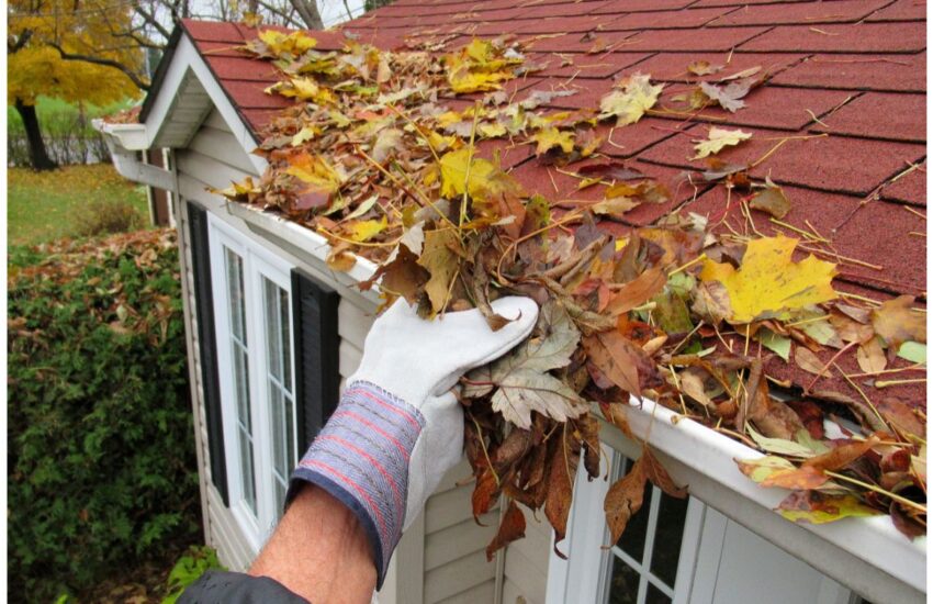 How to Clean Mucky Gutters